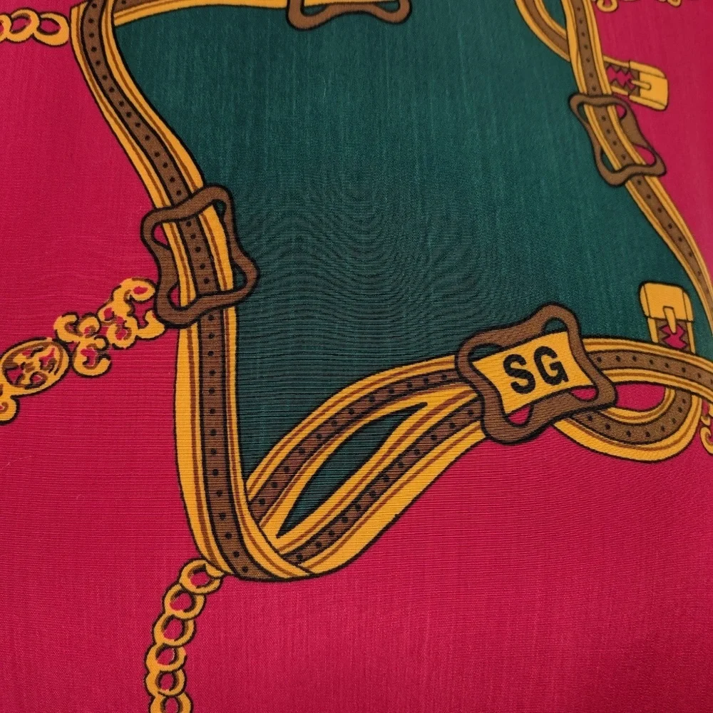 Vintage Chain Print Blouse - Picture 6 of 6